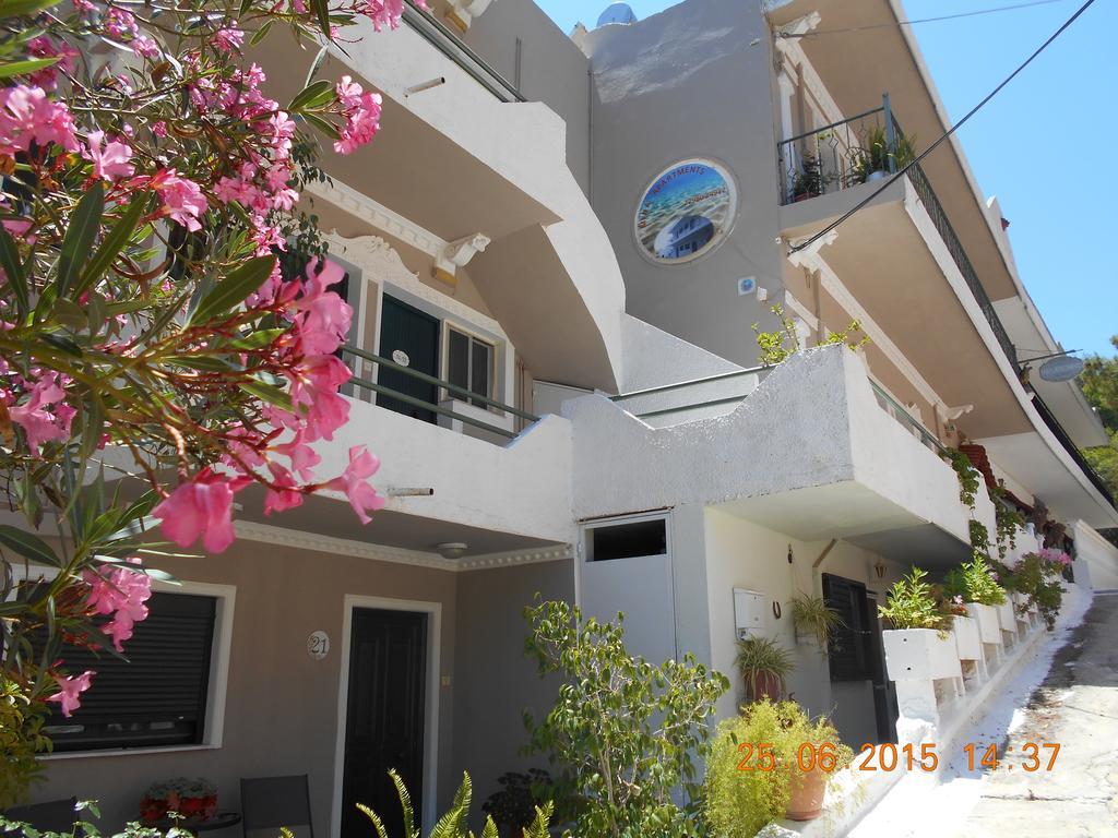 Mina Apartments Poros Town Esterno foto