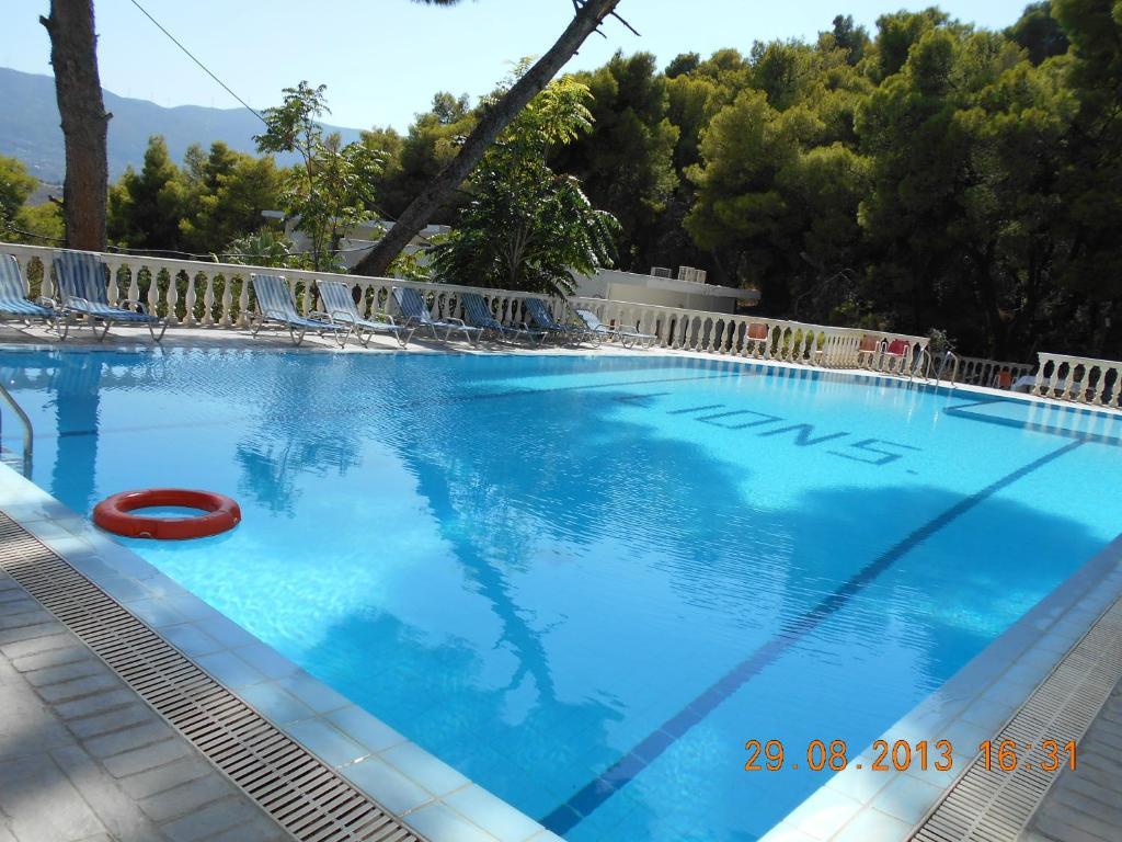 Mina Apartments Poros Town Esterno foto